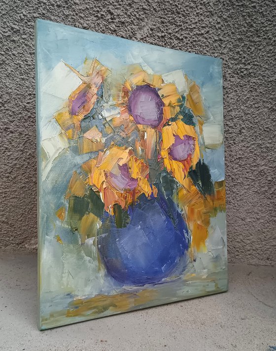 GIRLS DRESSED IN SUMMER