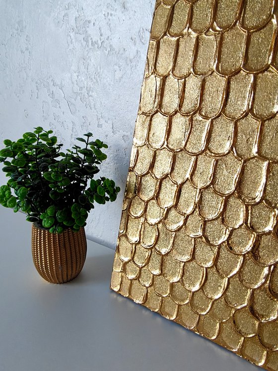 Golden scales