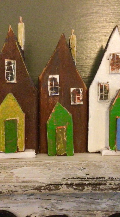 OLD MINERS COTTAGES .           KEY HOLDER. by Roma Mountjoy