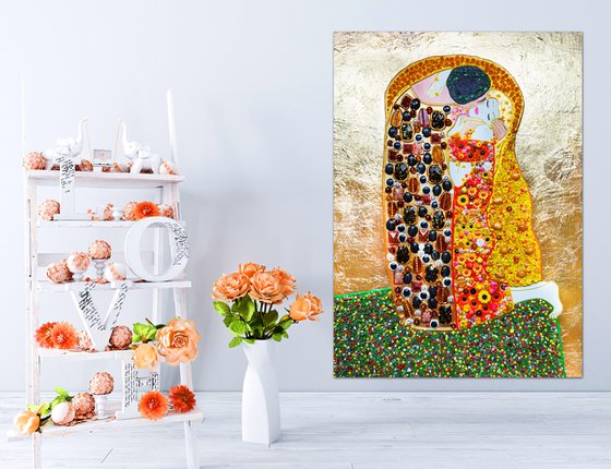 Love painting Kiss (Klimt). Agates, amber, carnelian, mosaic