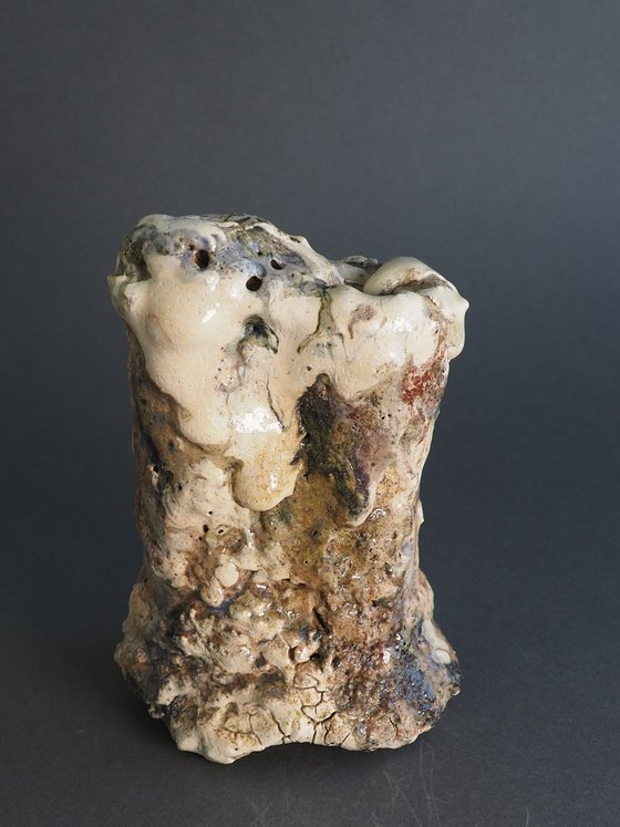 Double Stemmed Vessel