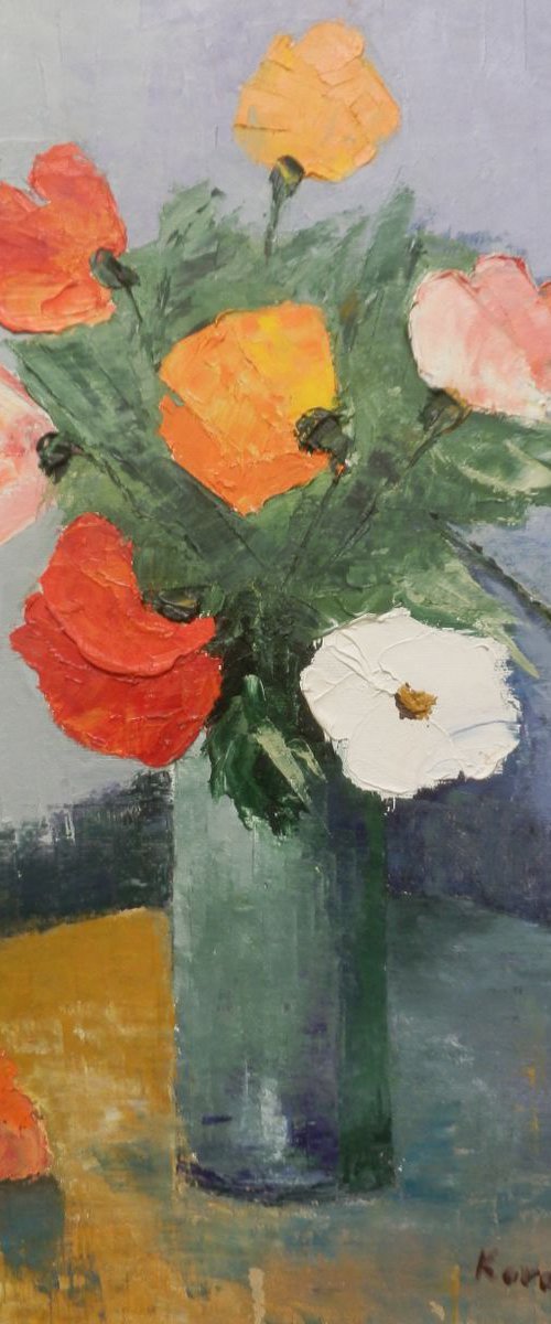 Vase with roses by Maria Karalyos