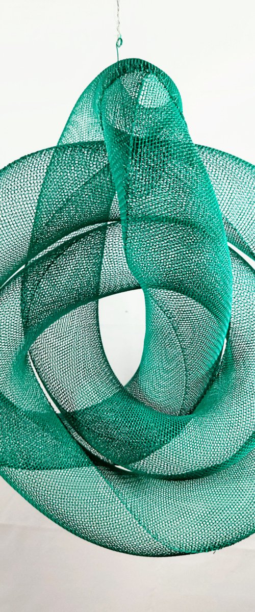 Green Atom. by Cristian Cuevas