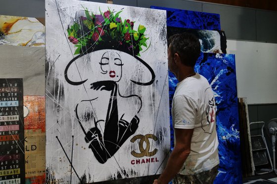 Golden Raw Class 140cm x 100cm Chanel Flower Hat Textured Urban Pop Art