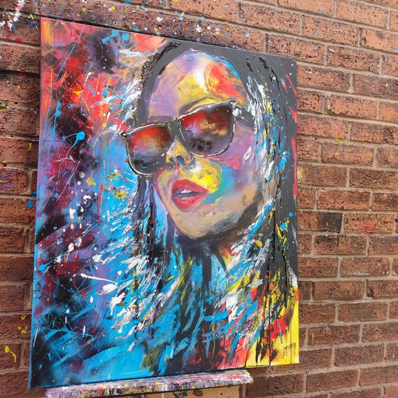 Women with sunglasses