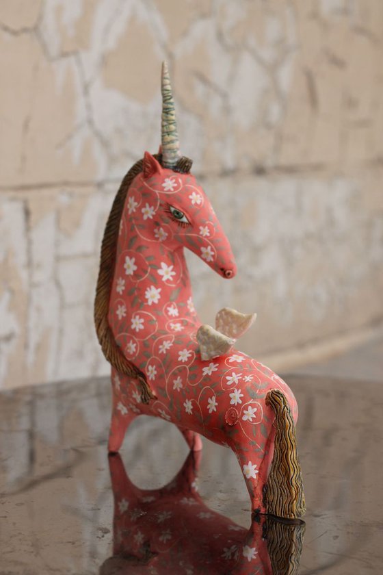 Winged Unicorn. Sculpture by Elya Yalonetski