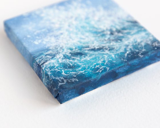 Miniature blue ocean wave