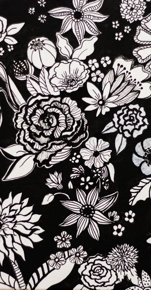 Black And White Flowers by Ihnatova Tetiana