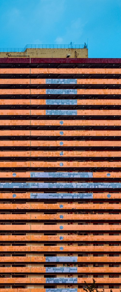 Vertical Domino No.3 by Serge Horta