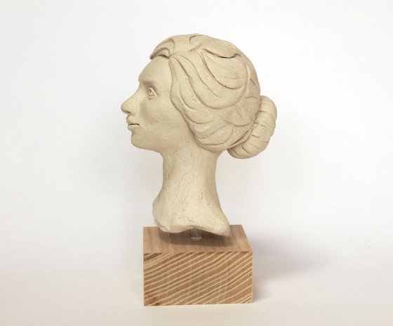 Melody: ceramic portrait sculpture