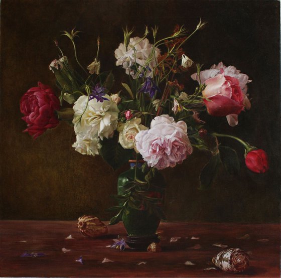 roses in a green vase