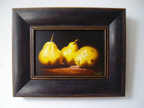 3 pears in chiaroscuro