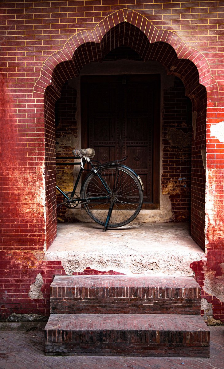 Photorealistic Cityscapes Photograph By Fatima Mian, 37 X 59, Bring It On Home, Original Artwork