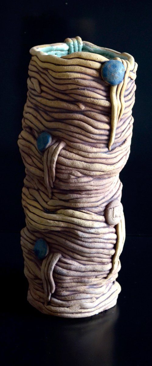 Tree trunk by Isabel Robledo