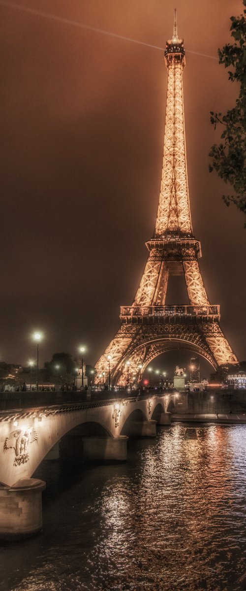 Evening in Paris by Vlad Durniev