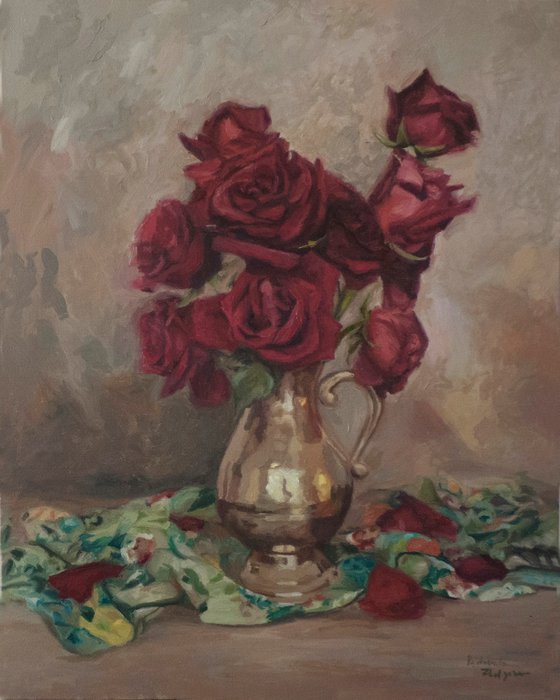 Red roses in a vase