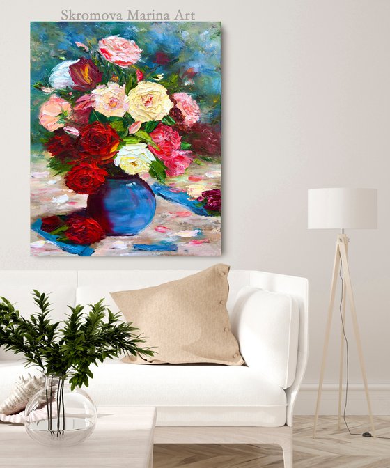 BOUQUET OF GARDEN ROSES - Classic still life. Fresh roses. Beautiful buds. Garden flowers. Bright colors. Good mood. Petals. Plant.