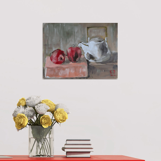 Red apples and teapot