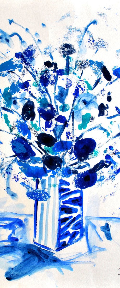 Vase bleu et fleurs bleues / 19,68x25,59 in.(50x65cm) / 2018 by Pierre-Yves Beltran