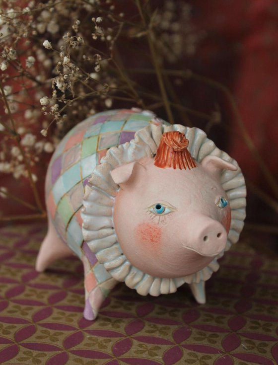 Circus pig. Table sculpture