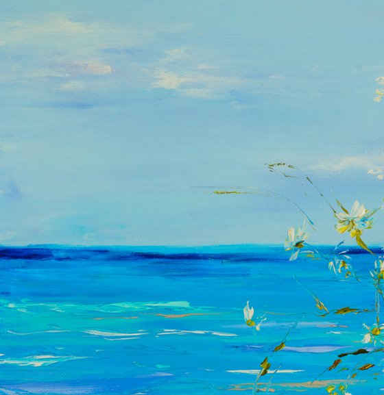 SEA VIEW - Sea motives. Delicate bouquet. Waves. Daisies. Horizon. Memories. Storm. Deep sea. Ocean. Shore.