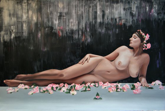 Nude with flowers