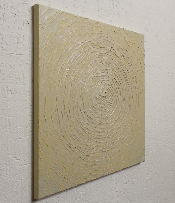 Light Pearlescent Concentric Radiance