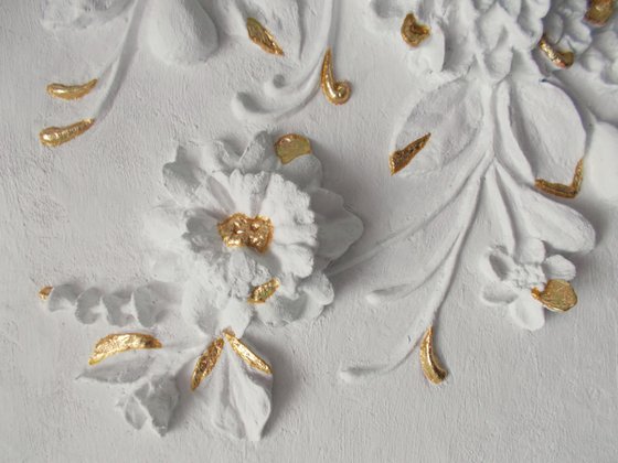 sculptural wall art “Flower Symphony in Gold”