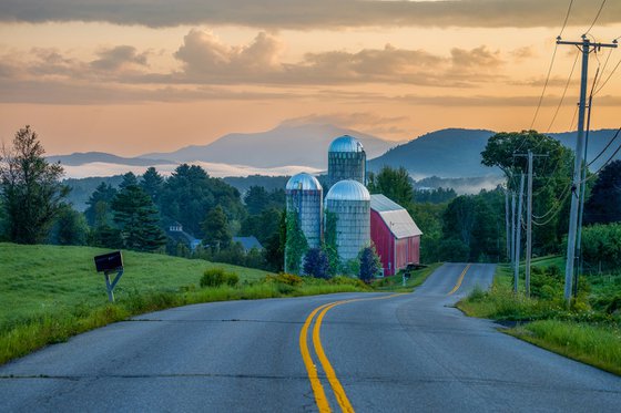 Down the Road, Waitsfield, 61 x 41