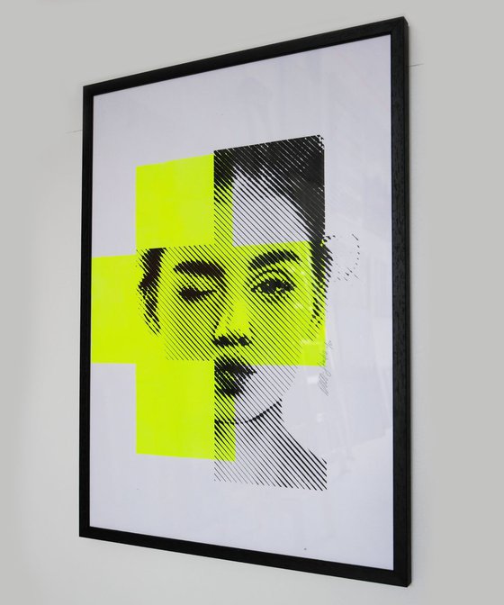 Biting lip in yellow Neon - Mixed media (42x59,4cm) - Including wooden Frame