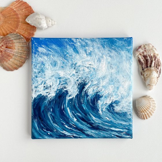 Blue Ocean Coastal Wave