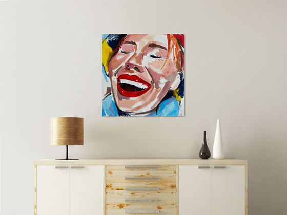 GINGER WOMAN SMILING