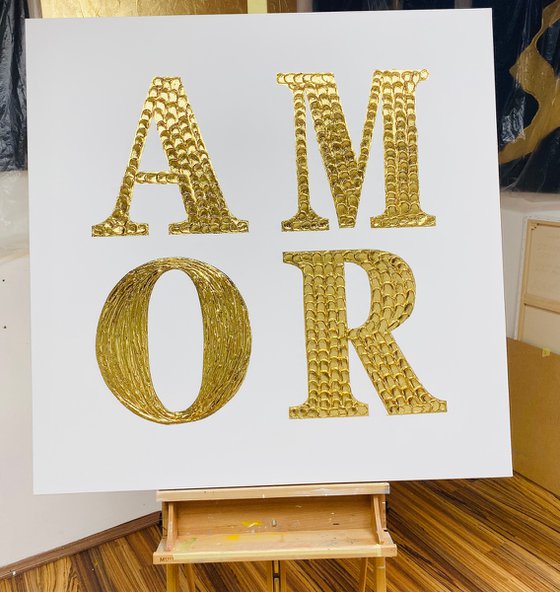 Amor in gold