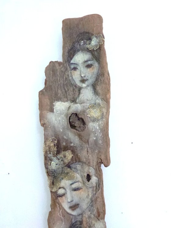 "Trio de coeur" mixed media on driftwood