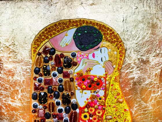 Love painting Kiss (Klimt). Agates, amber, carnelian, mosaic