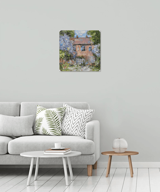 The Old House in Lilacs