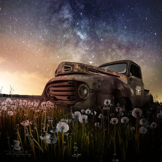 Rusty truck under the stars