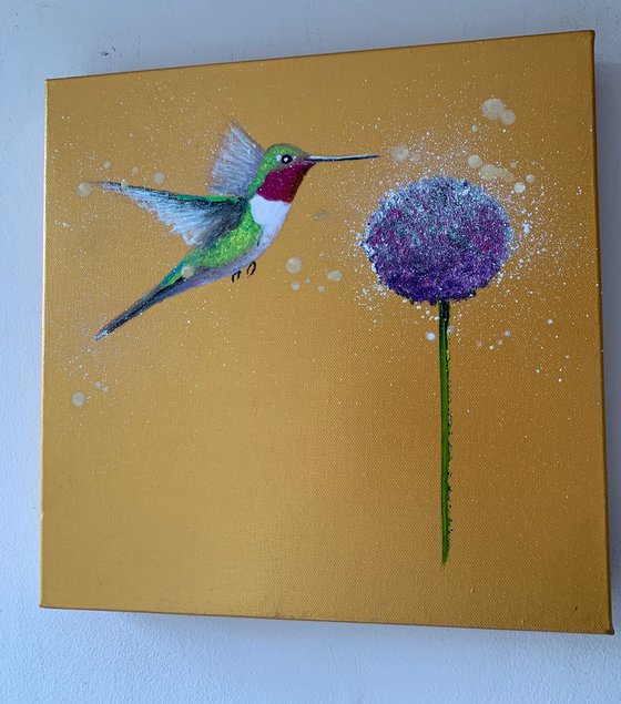 Hummingbird and Allium ~ on gold