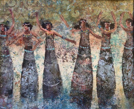 ANCIENT DANCING GIRLS