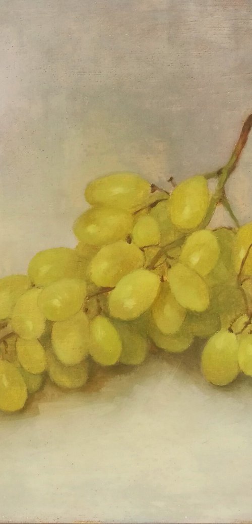 A bunch of grapes by Daniela Roughsedge