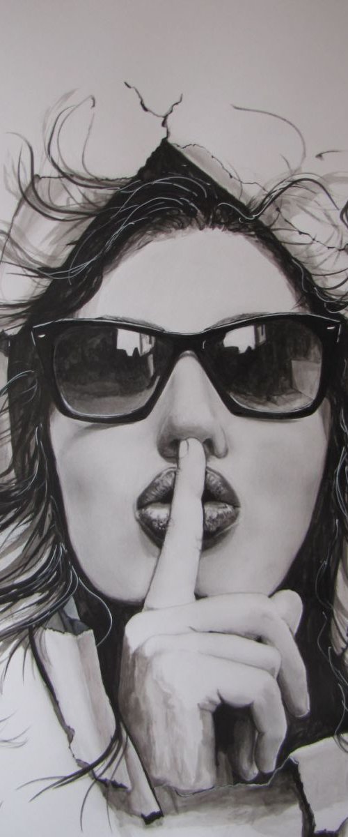 Shush! by Raffaella Bertolini