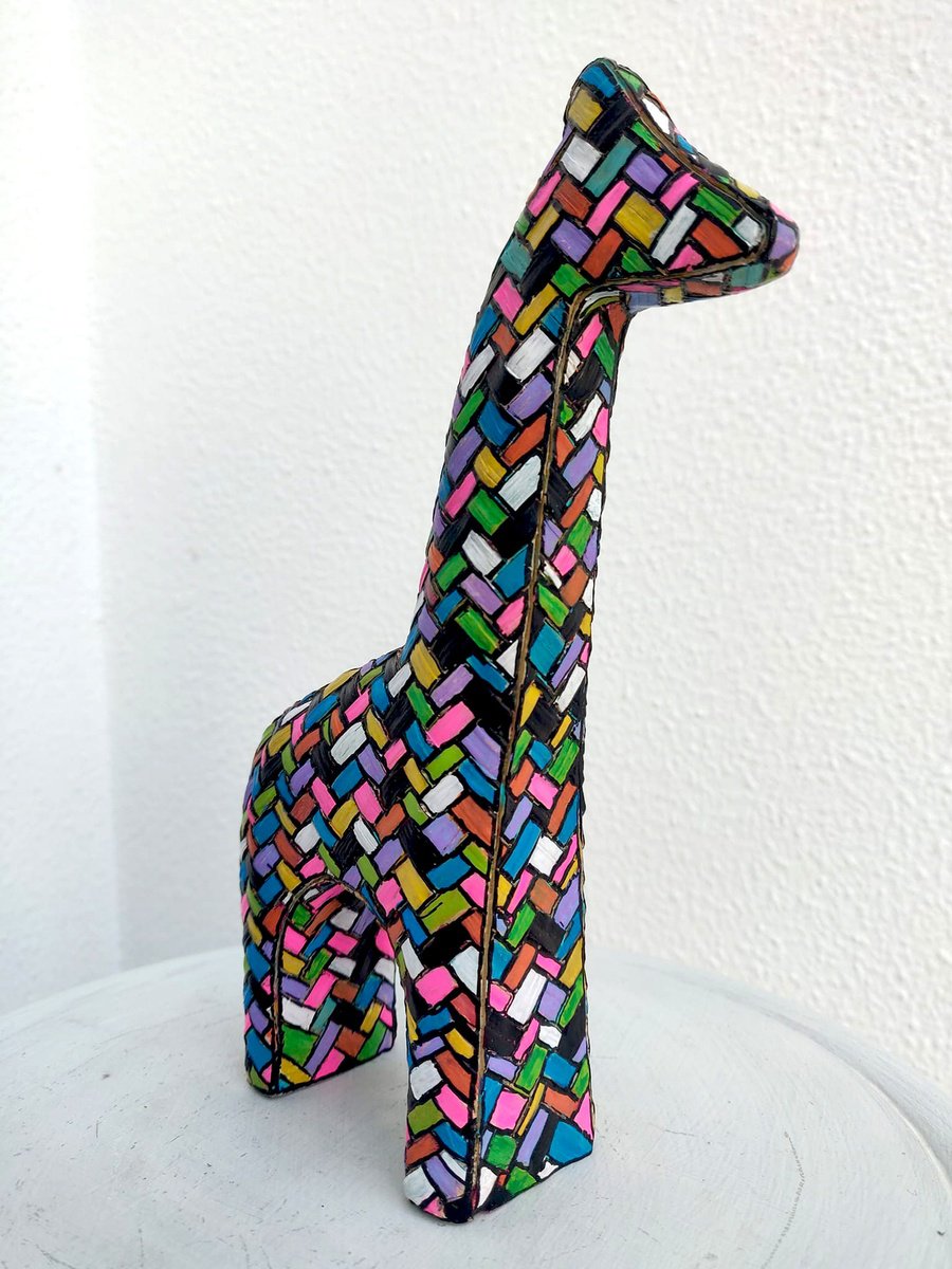 Giraffe by Vio Valova