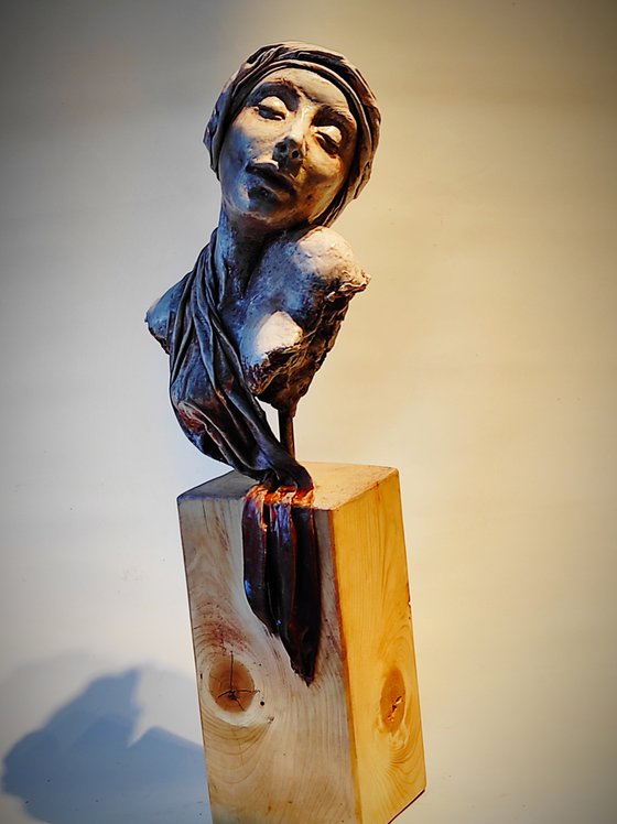 "Ariadna" Unique clay sculpture 55x19x13cm