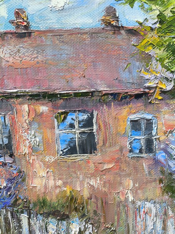 The Old House in Lilacs