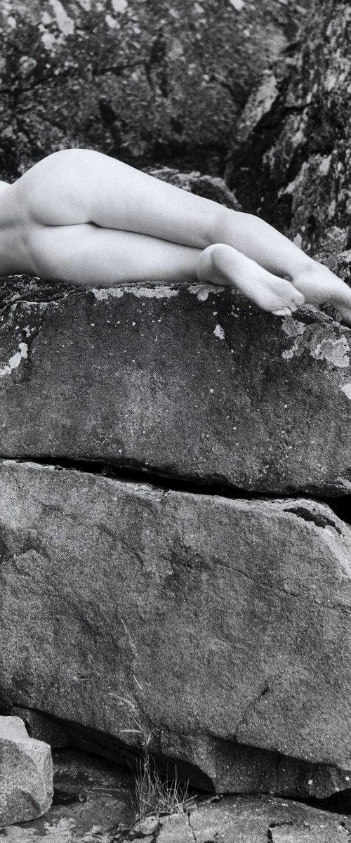 Stones. BW Nude. by Lida Khaikara