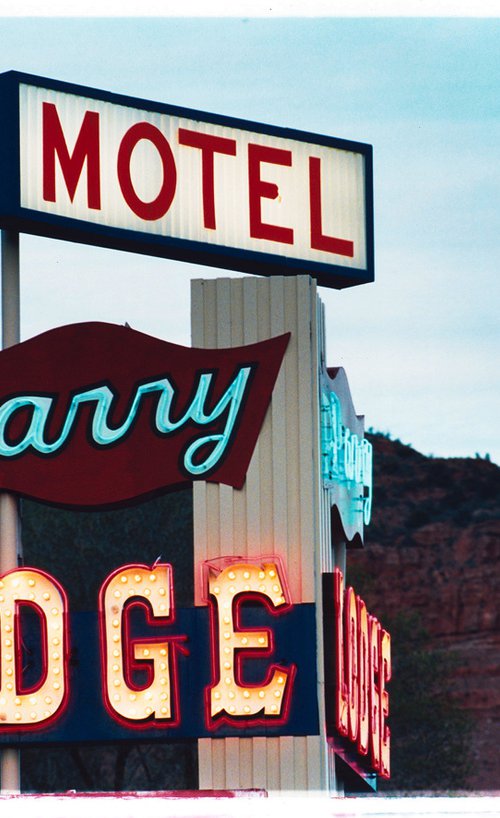 Parry Lodge, Kanab by Richard Heeps