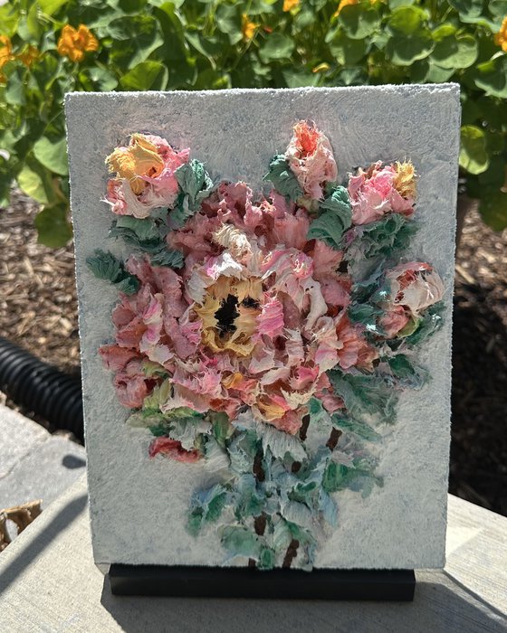 Sculptural Floral Bloom
