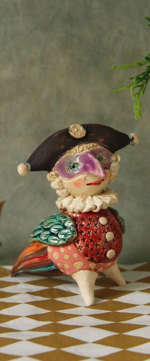 Little Nosy bird. Ceramic sculpture by Elya Yalonetski