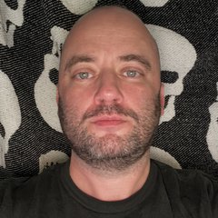 Visit Phil Maës shop