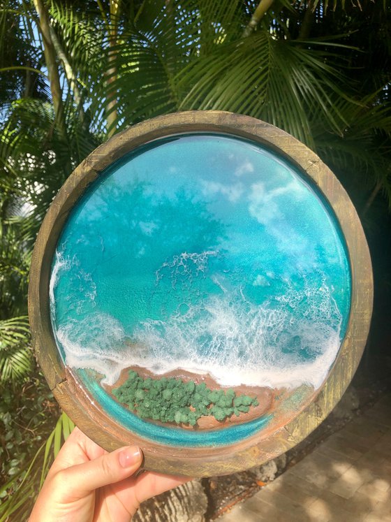 Ocean porthole